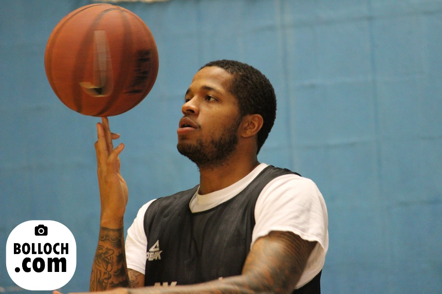 Freestyle : Comment faire tourner le ballon sur un doigt ?